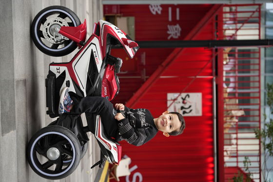 Manufacture of 12v7 Dual-Drive 540 Motor Ride-On Motorcycle Car for Kids in Red Blue Pink